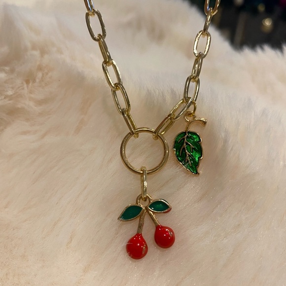 NWT Gold PAPER CLIP CHAIN Cherry Pendant Necklace 17in - Picture 5 of 6